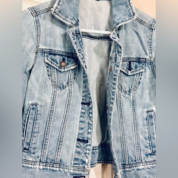 AE Short Denim Jacket - Light Wash Size S - Picture 2 of 6